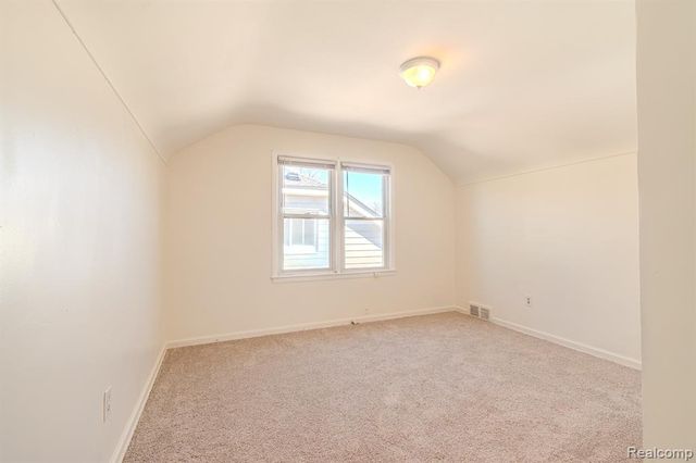 1216 E George Avenue, Hazel Park, MI 48030