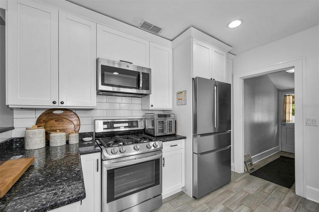 3421 IRIS STREET N, St Petersburg, FL 33704