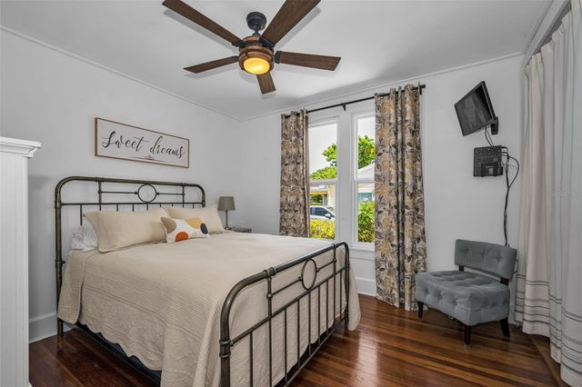 3421 IRIS STREET N, St Petersburg, FL 33704