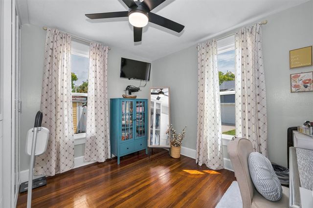3421 IRIS STREET N, St Petersburg, FL 33704