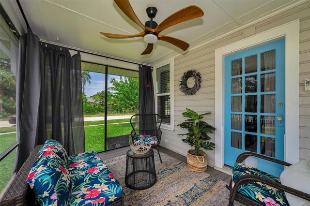 3421 IRIS STREET N, St Petersburg, FL 33704
