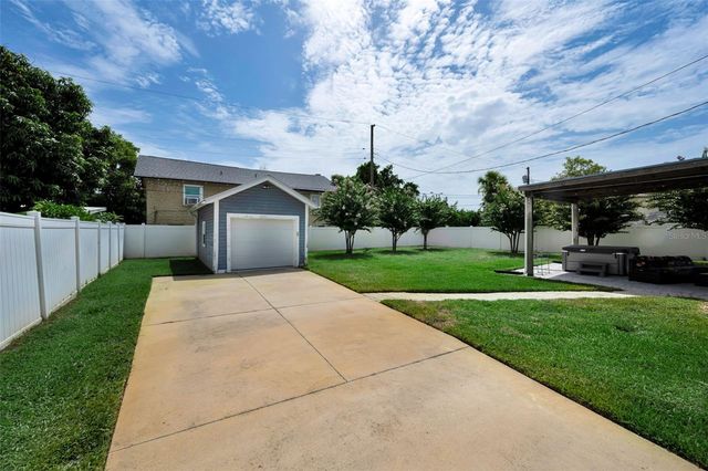 3421 IRIS STREET N, St Petersburg, FL 33704