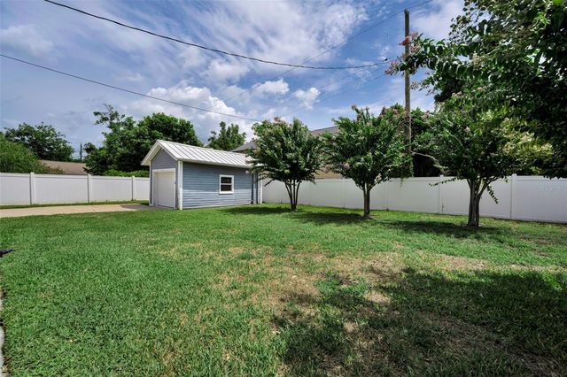 3421 IRIS STREET N, St Petersburg, FL 33704