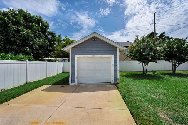 3421 IRIS STREET N, St Petersburg, FL 33704