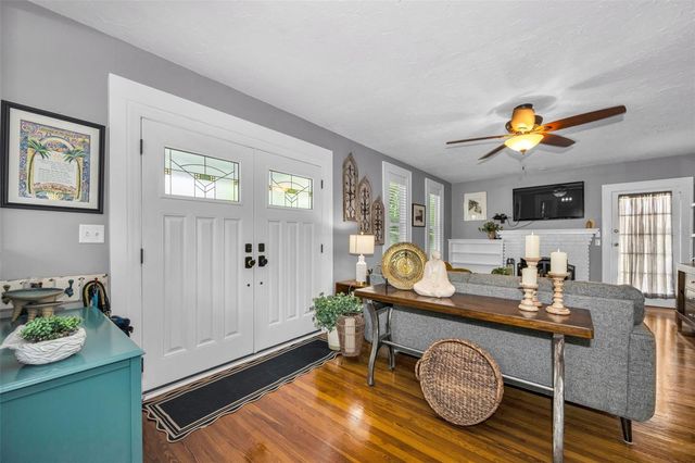 3421 IRIS STREET N, St Petersburg, FL 33704