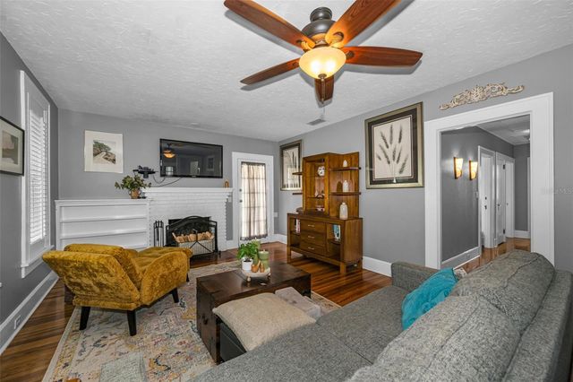 3421 IRIS STREET N, St Petersburg, FL 33704