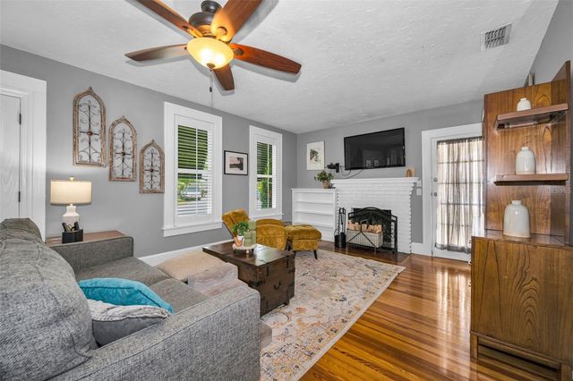 3421 IRIS STREET N, St Petersburg, FL 33704