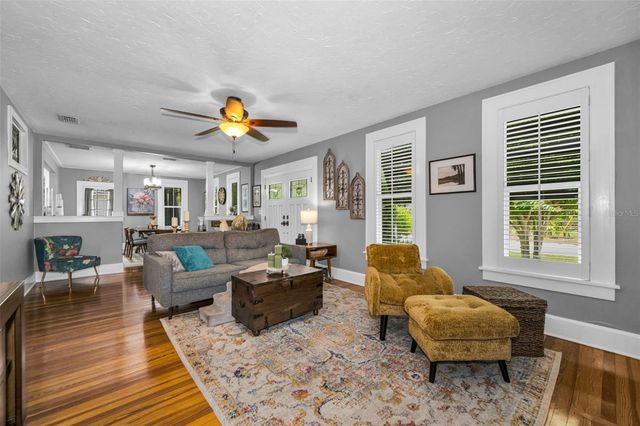 3421 IRIS STREET N, St Petersburg, FL 33704