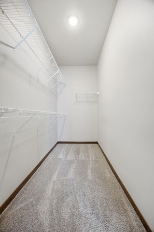 726 Prairie Avenue, Horace, ND 58047