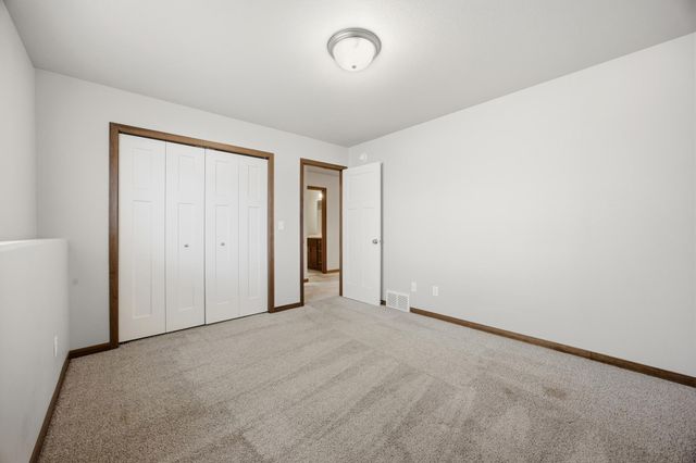 726 Prairie Avenue, Horace, ND 58047