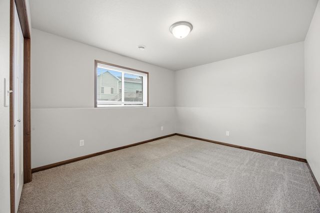 726 Prairie Avenue, Horace, ND 58047