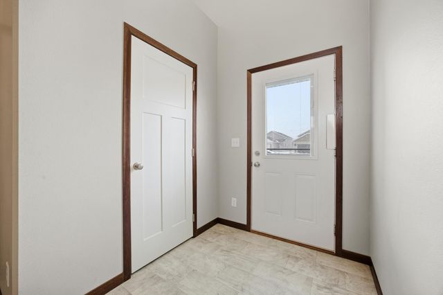 726 Prairie Avenue, Horace, ND 58047