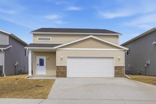 726 Prairie Avenue, Horace, ND 58047