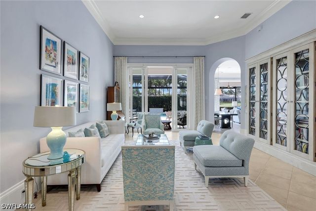 2048 Isla Vista LN E, Naples, FL 34105