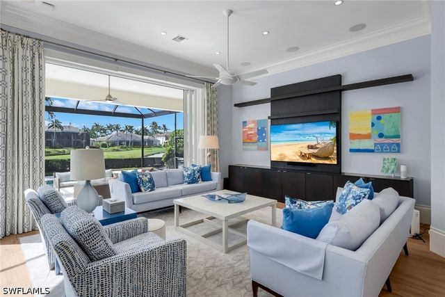 2048 Isla Vista LN E, Naples, FL 34105