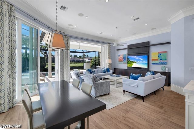 2048 Isla Vista LN E, Naples, FL 34105
