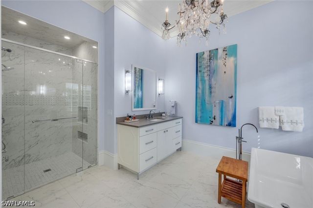 2048 Isla Vista LN E, Naples, FL 34105