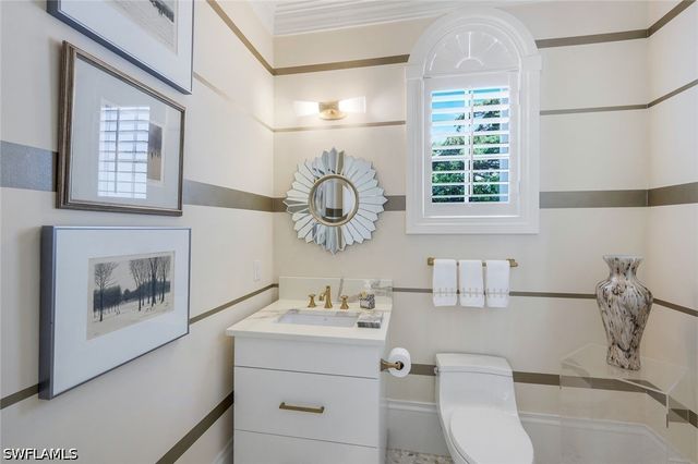2048 Isla Vista LN E, Naples, FL 34105