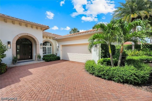 2048 Isla Vista LN E, Naples, FL 34105