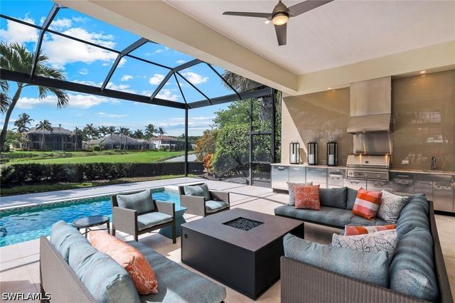 2048 Isla Vista LN E, Naples, FL 34105