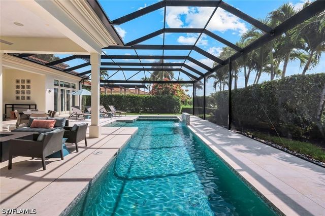 2048 Isla Vista LN E, Naples, FL 34105