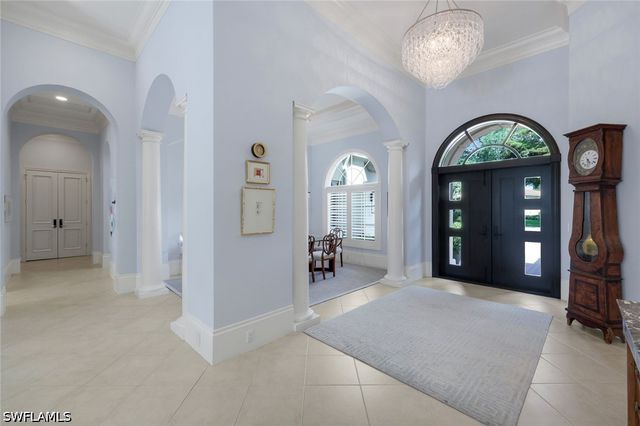 2048 Isla Vista LN E, Naples, FL 34105