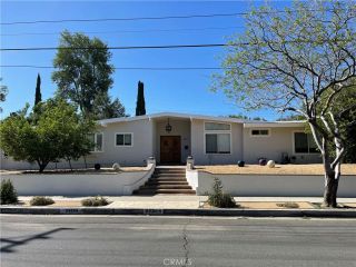24204 Calvert, Woodland Hills, CA 91367