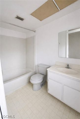 3660 Tropical Point DR, St James City, FL 33956