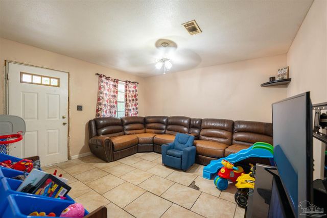 1408 Clio Dr, Pensacola, FL 32505