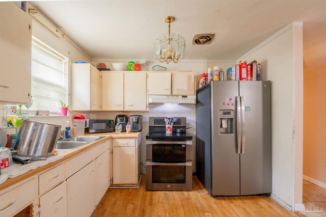 1408 Clio Dr, Pensacola, FL 32505
