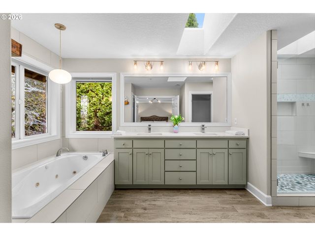 10509 Sw NAEVE St, Portland, OR 97224