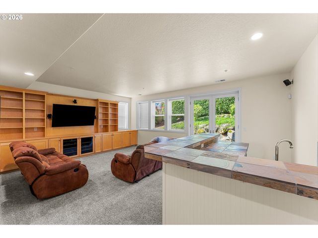 10509 Sw NAEVE St, Portland, OR 97224