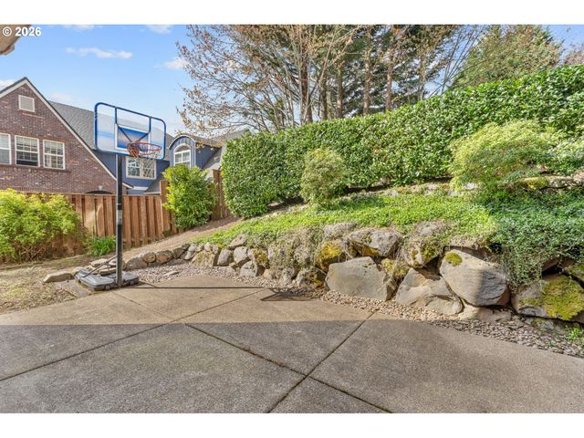 10509 Sw NAEVE St, Portland, OR 97224