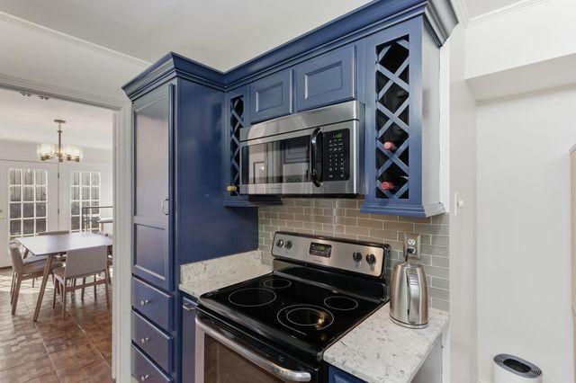 4735 Mint Dr, Memphis, TN 38117