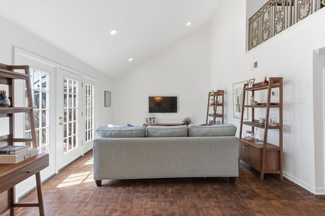 4735 Mint Dr, Memphis, TN 38117