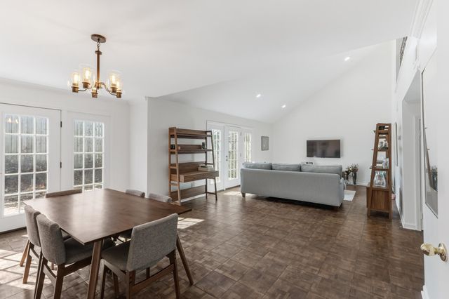 4735 Mint Dr, Memphis, TN 38117