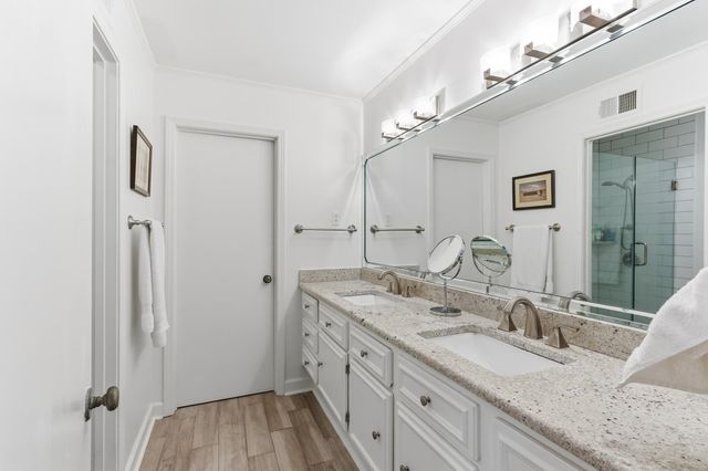 4735 Mint Dr, Memphis, TN 38117