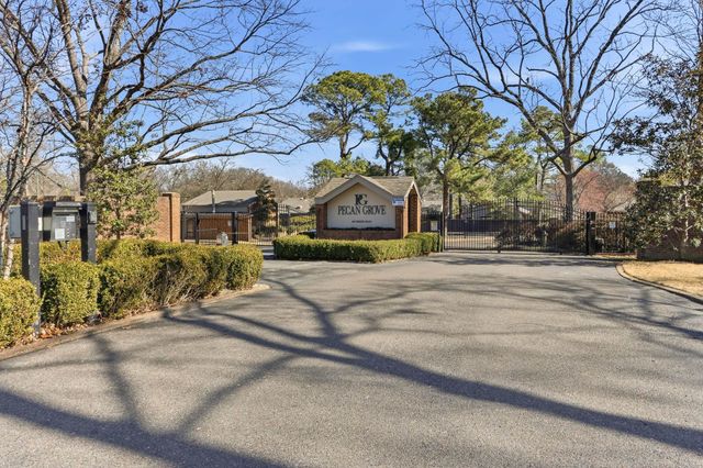 4735 Mint Dr, Memphis, TN 38117