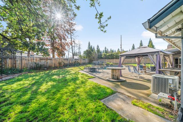 1104 Reef Ct, Roseville, CA 95661