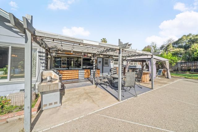 1104 Reef Ct, Roseville, CA 95661