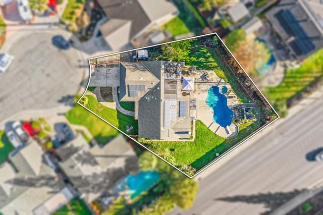 1104 Reef Ct, Roseville, CA 95661