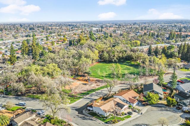 1104 Reef Ct, Roseville, CA 95661