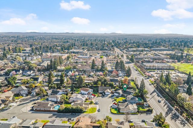 1104 Reef Ct, Roseville, CA 95661