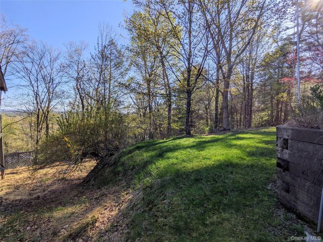 33 E Tusten Place, Smallwood, NY 12778