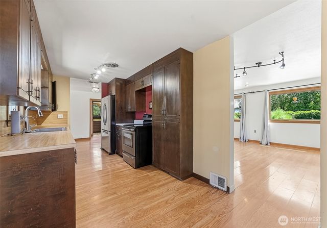 1805 80th Street E, Tacoma, WA 98404