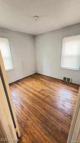 19219 Dean Street, Detroit, MI 48234