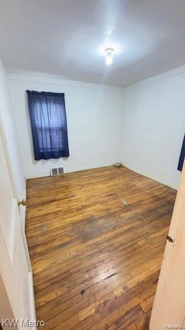 19219 Dean Street, Detroit, MI 48234