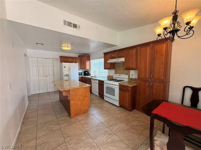 6357 Sparrow Lane, Las Vegas, NV 89103