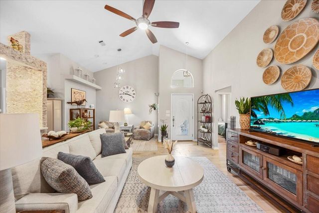3141 Calle De Ciervo, Navarre, FL 32566