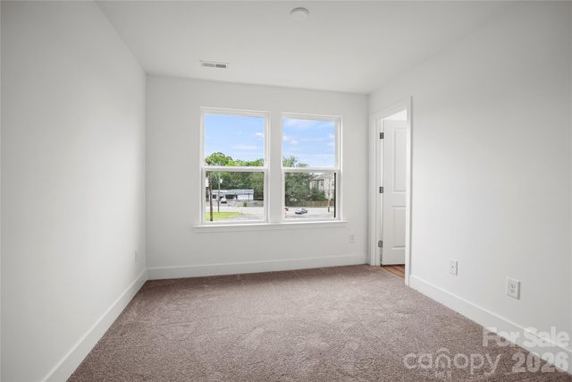 1013 Revival Row, Charlotte, NC 28208